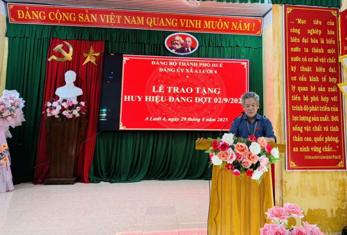 Tp. Huế: Đảng bộ xã A Lưới 4 tổ chức Lễ trao Huy hiệu Đảng đợt 02/9/2025