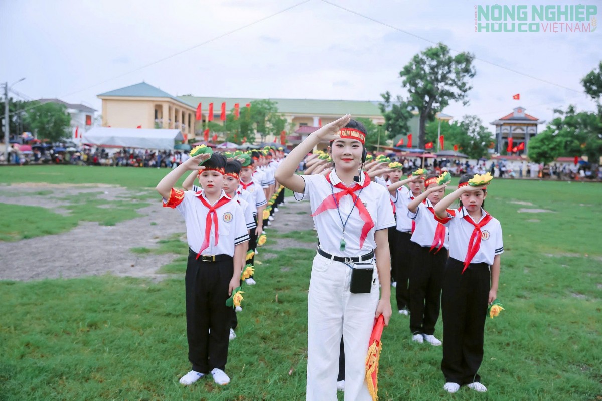Rộn ràng ngày hội thiếu nhi, mừng Tết độc lập trên quê hương Bác