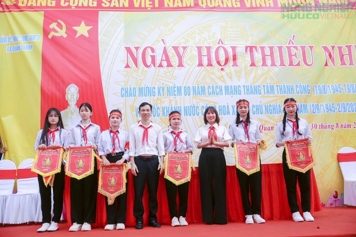 Rộn ràng ngày hội thiếu nhi, mừng Tết độc lập trên quê hương Bác
