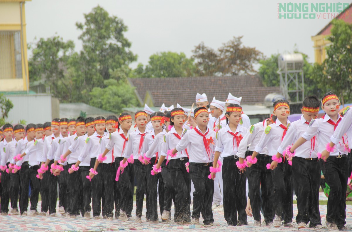 Rộn ràng ngày hội thiếu nhi, mừng Tết độc lập trên quê hương Bác