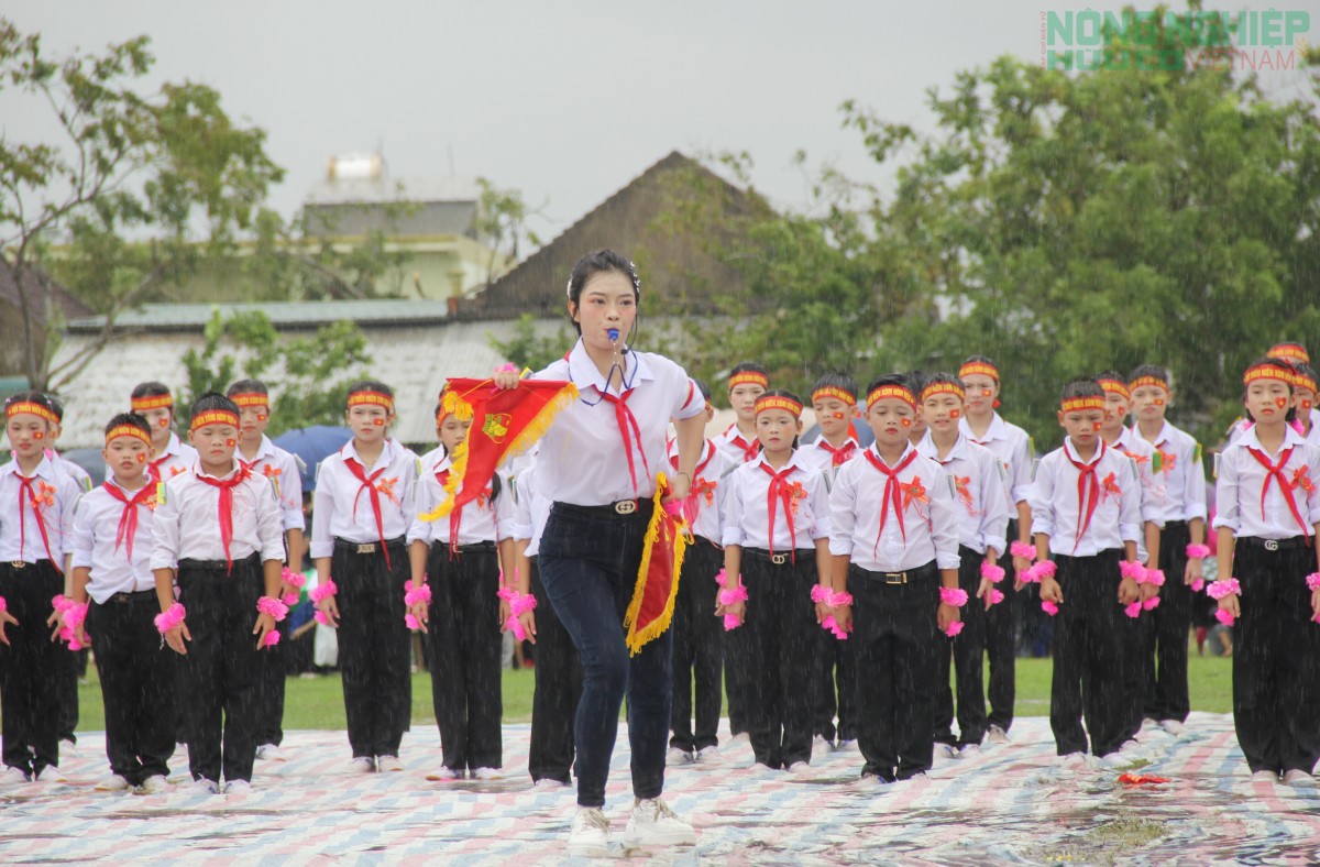 Rộn ràng ngày hội thiếu nhi, mừng Tết độc lập trên quê hương Bác
