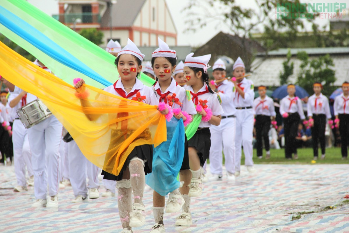 Rộn ràng ngày hội thiếu nhi, mừng Tết độc lập trên quê hương Bác