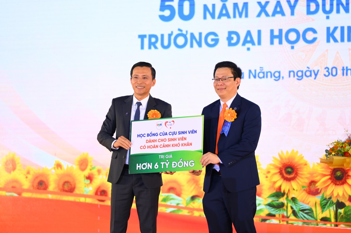 Đại học Kinh tế - Đại học Đà Nẵng: 50 năm đào tạo nhân lực phụng sự cộng đồng xã hội