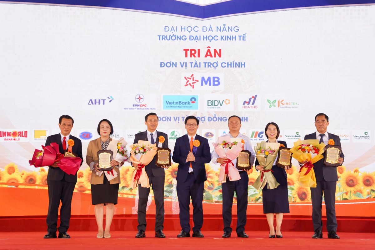 Đại học Kinh tế - Đại học Đà Nẵng: 50 năm đào tạo nhân lực phụng sự cộng đồng xã hội