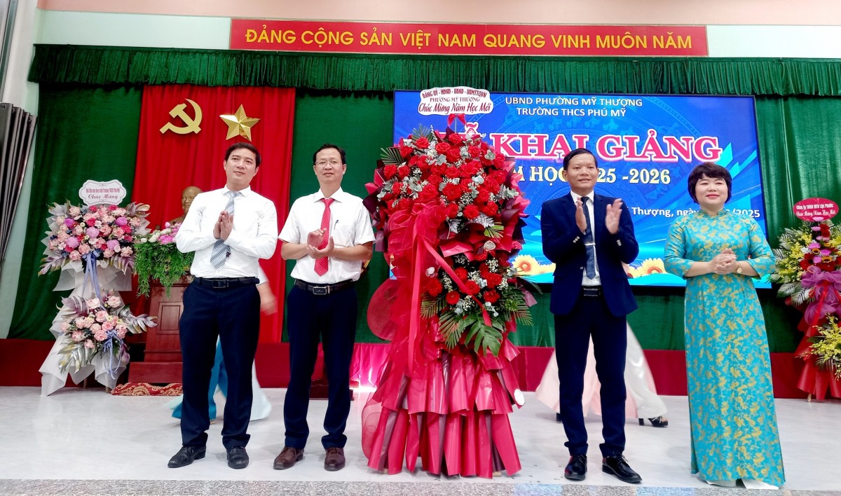 Tp. Huế: Phường Mỹ Thượng rộn ràng Lễ khai giảng năm học mới 2025 - 2026