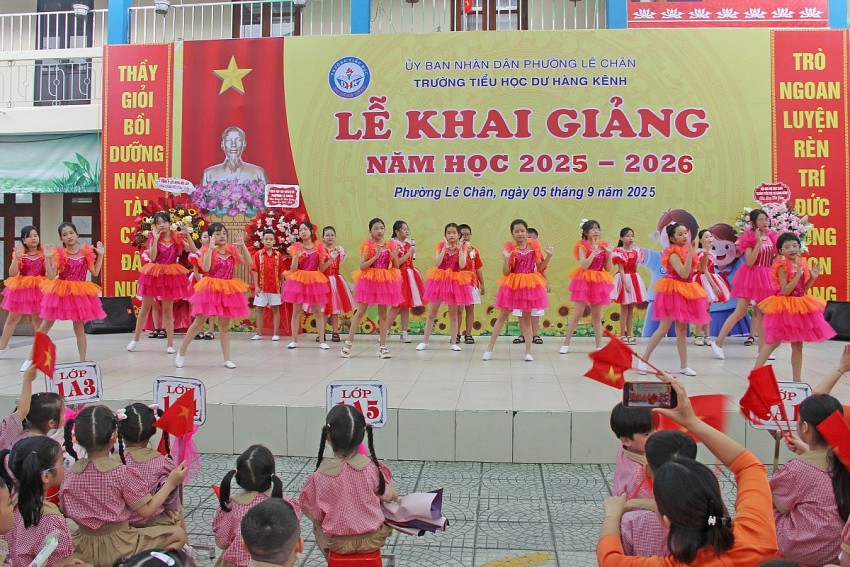 Ngày hội khai giảng tại trường tiểu học Dư Hàng Kênh năm học 2025-2026