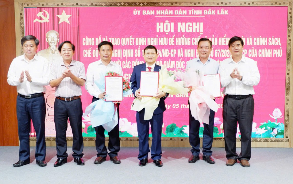 Đắk Lắk: Ba Phó Giám đốc Sở Nông nghiệp và Môi trường nghỉ hưu theo nghị định mới