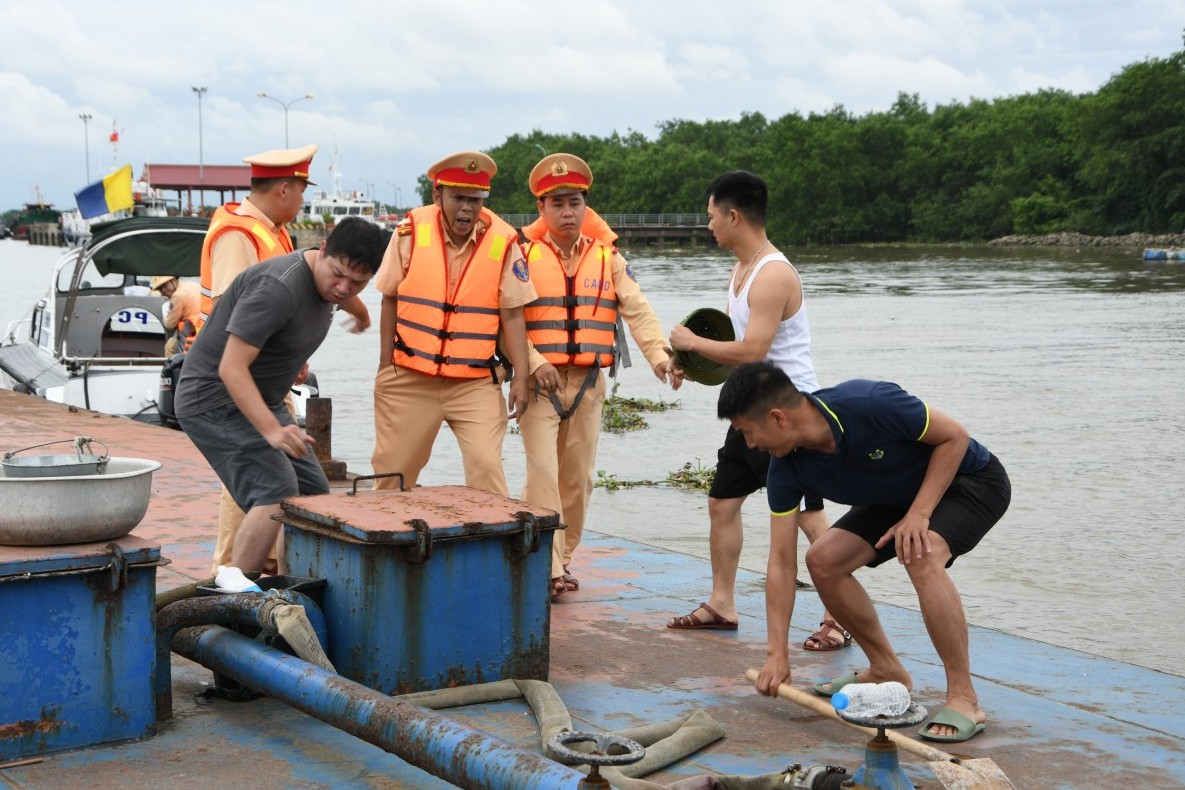 Ban hành quy định về tuần tra, kiểm soát và xử lý vi phạm hành chính của Cảnh sát đường thủy