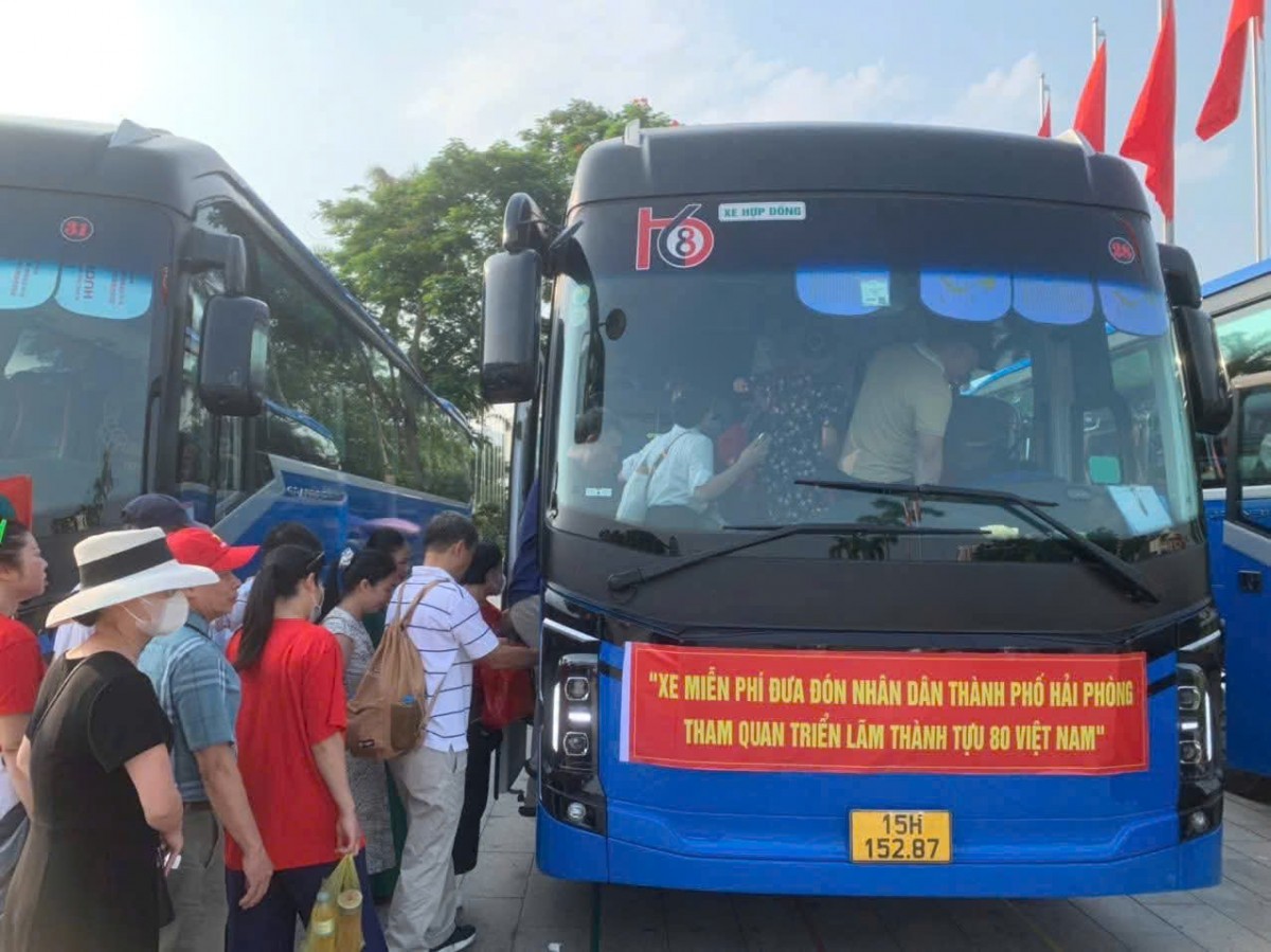 Hải Phòng tổ chức xe đưa đón miễn phí cho người dân đến với Triển lãm 80 năm thành tựu đất nước