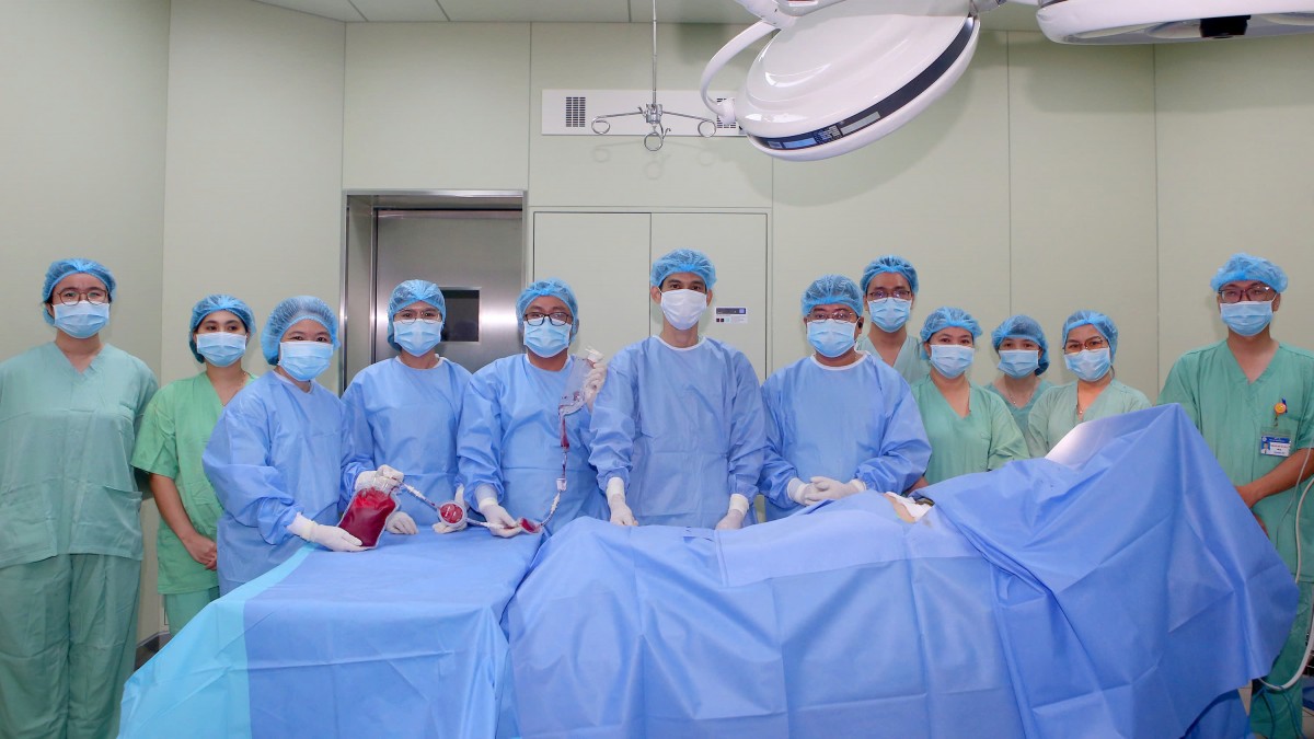 Lần đầu tiên tại Việt Nam thực hiện thành công ca ghép tủy từ mẹ ruột bất đồng nhóm máu