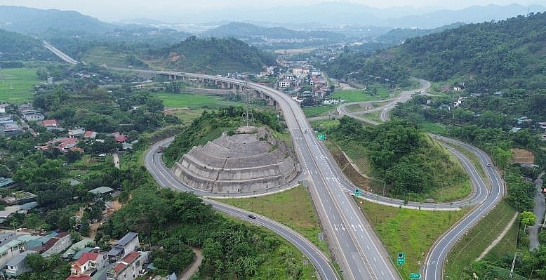 Xây dựng khu kinh tế cửa khẩu Lào Cai thành một vùng kinh tế động lực chủ đạo của tỉnh