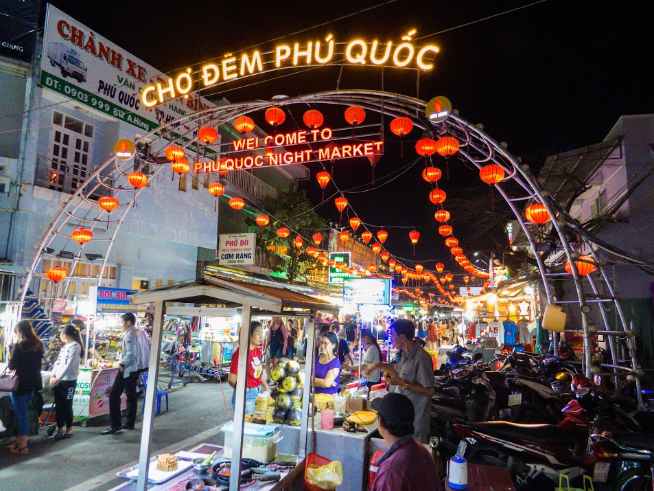 Chợ đêm Phú Quốc - Thiên đường ẩm thực và mua sắm của du khách