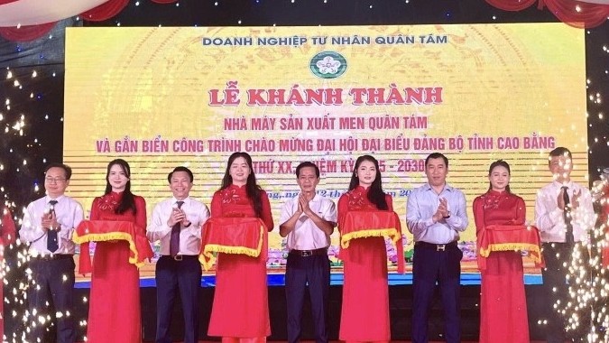 Cao Bằng: Gắn biển Công trình Nhà máy sản xuất men Quân Tám