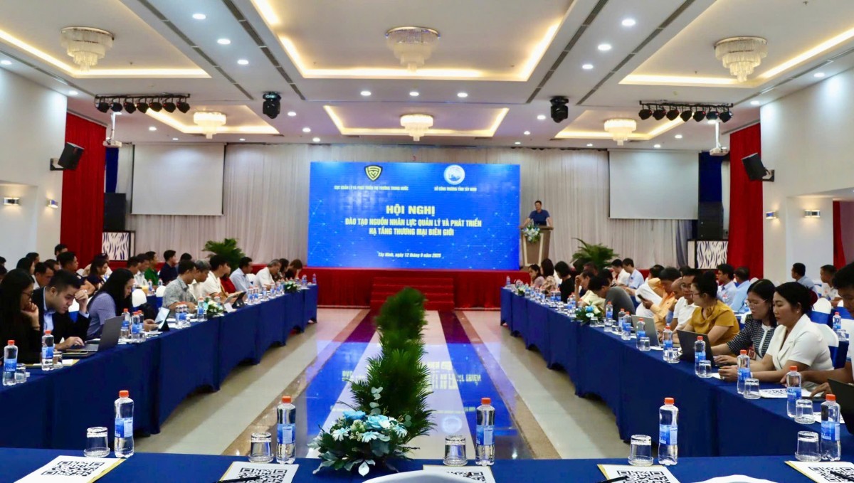Hội nghị đào tạo nguồn nhân lực quản lý và phát triển hạ tầng thương mại biên giới