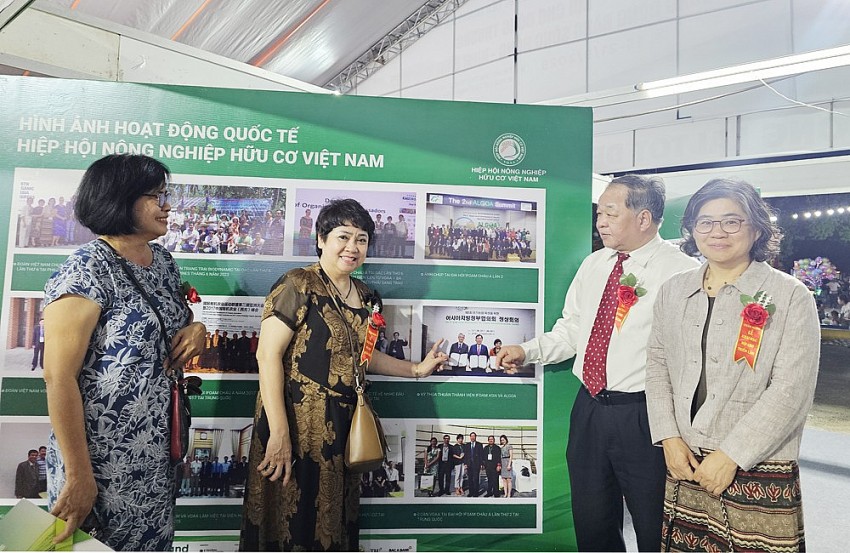 Khai mạc Hội chợ Công thương vùng đồng bằng sông Hồng - Ninh Bình 2025