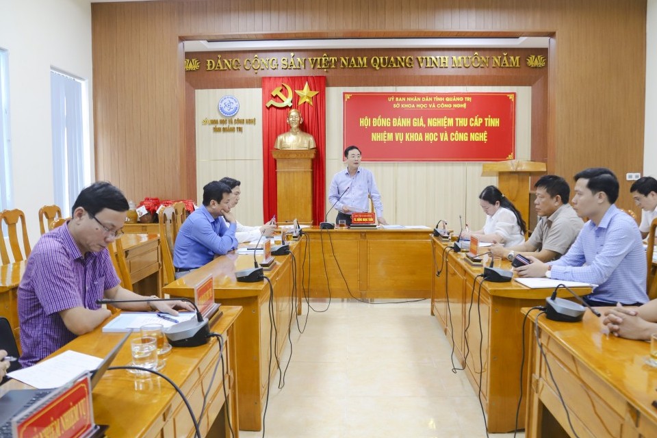 Quảng Trị: Nghiệm thu kỹ thuật làm rượu cần men lá của cộng đồng người Bru - Vân Kiều ở xã Trường Sơn