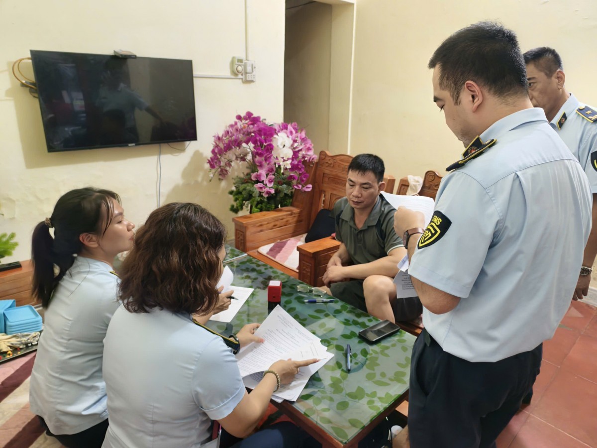 Khởi tố chủ cơ sở sản xuất giò, chả sử dụng hàn the tại Lào Cai