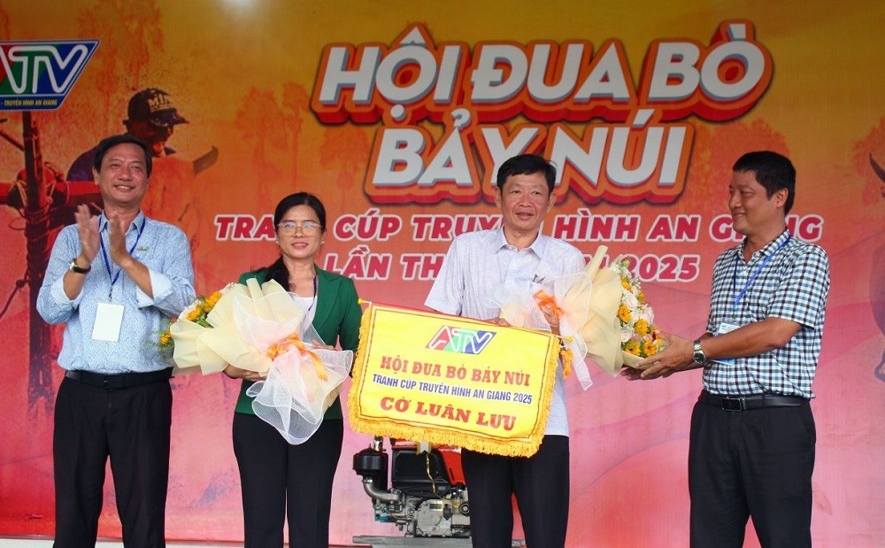 Bình Điền - Tự hào đồng hành cùng di sản văn hóa Đua bò Bảy Núi