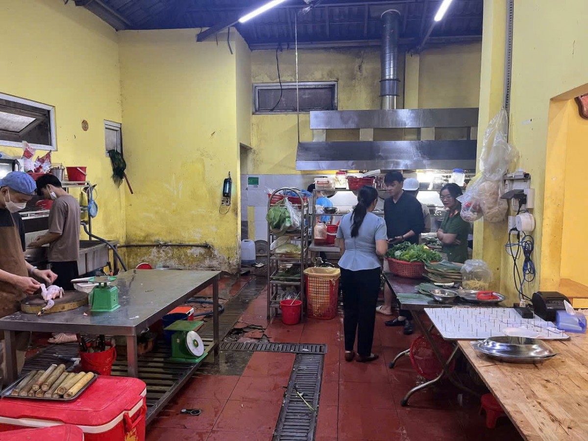 Đắk Lắk: Tăng cường kiểm tra an toàn thực phẩm tại các cơ sở kinh doanh dịch vụ ăn uống và trường học