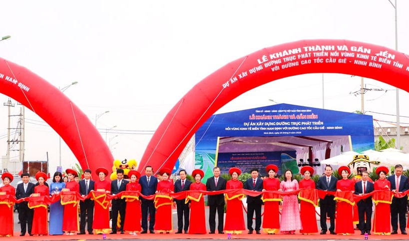 Ninh Bình khánh thành các công trình giao thông trọng điểm chào mừng ĐH đại biểu Đảng bộ tỉnh lần thứ I