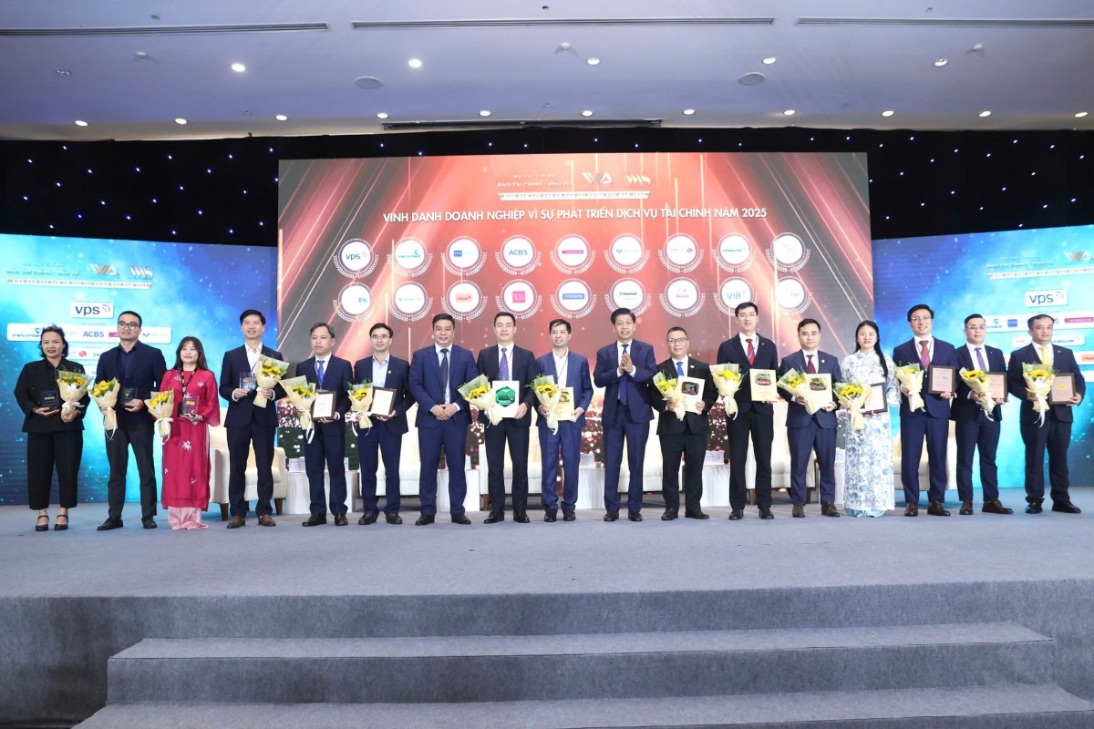 Với phương châm đổi mới và sáng tạo, Agribank được vinh danh 3 giải thưởng dịch vụ tài chính tiêu biểu năm 2025
