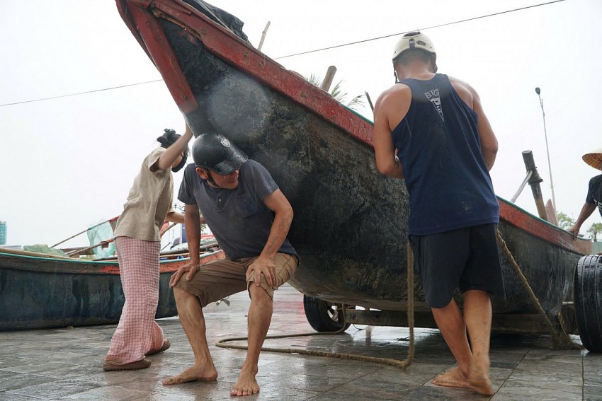 Tàu thuyền cảu ngư dân Thanh Hóa đã vào nơi neo đậu an toàn để tránh bão Bualoi. 