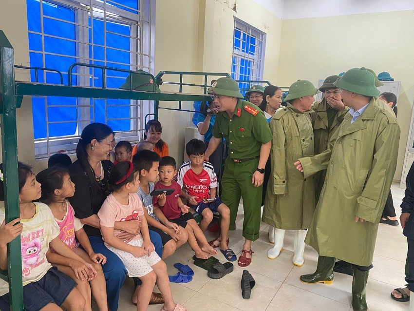 Những căn nhà kiên cố sẽ là nơi dành cho nhân dân tránh bão.