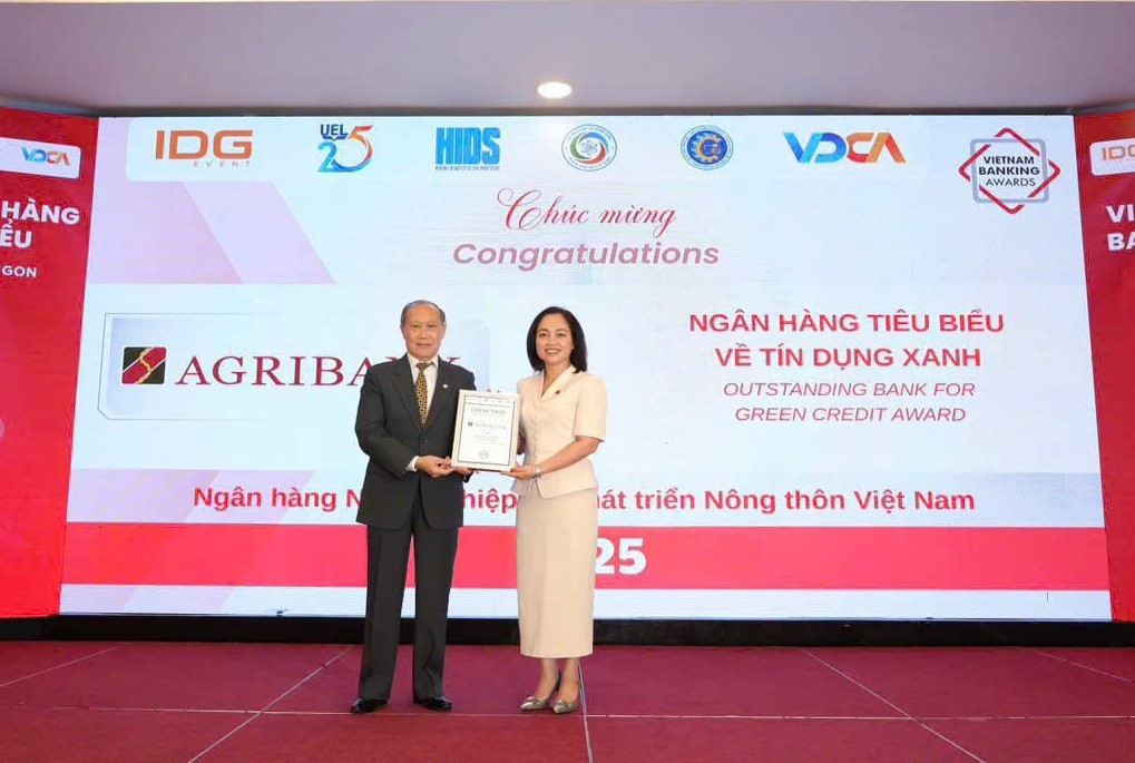 Agribank được vinh danh Ngân hàng tiêu biểu về Tín dụng xanh 2025: Dấu ấn từ hành trình “xanh hóa” tín dụng