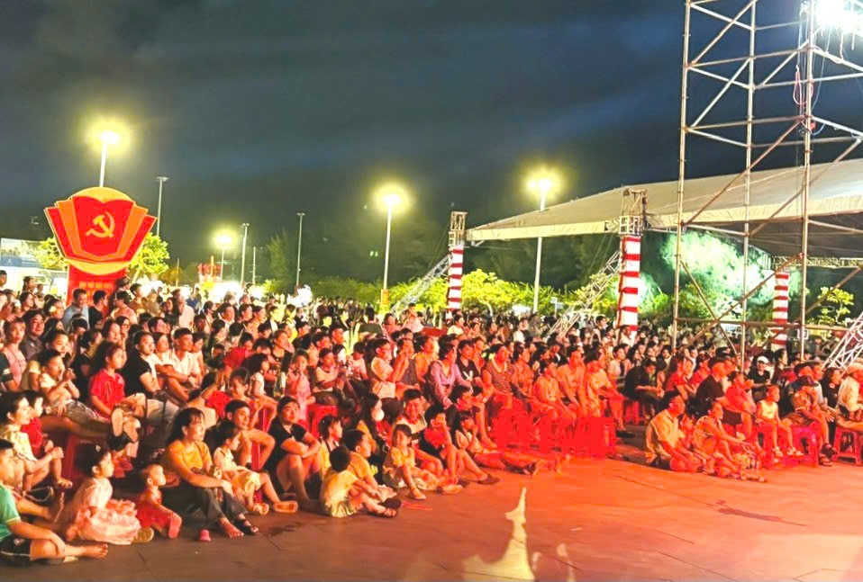 Đặc sắc chương trình nghệ thuật “Đắk Lắk - Tự hào dưới cờ Đảng quang vinh”