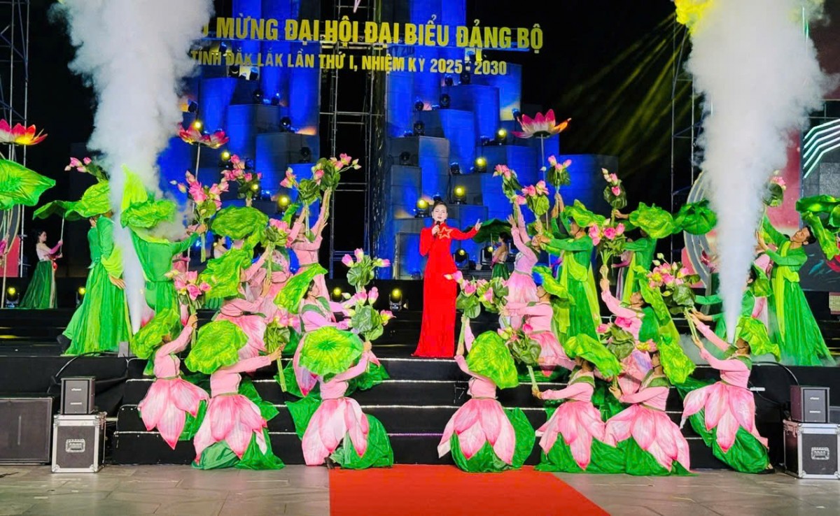 Đặc sắc chương trình nghệ thuật “Đắk Lắk - Tự hào dưới cờ Đảng quang vinh”