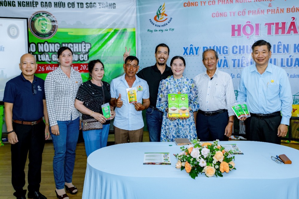 Xây dựng chuỗi liên kết sản xuất và tiêu thụ để nâng tầm giá trị gạo Việt