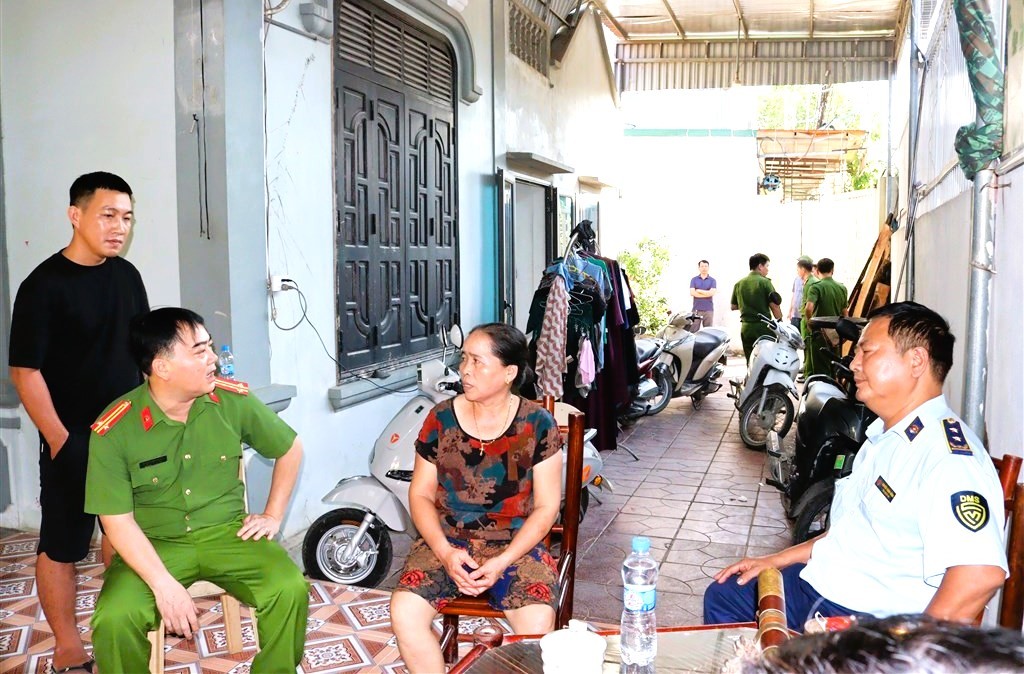 Hãi hùng hàng tạ mỡ lợn không rõ nguồn gốc, vi phạm vệ sinh an toàn thực phẩm