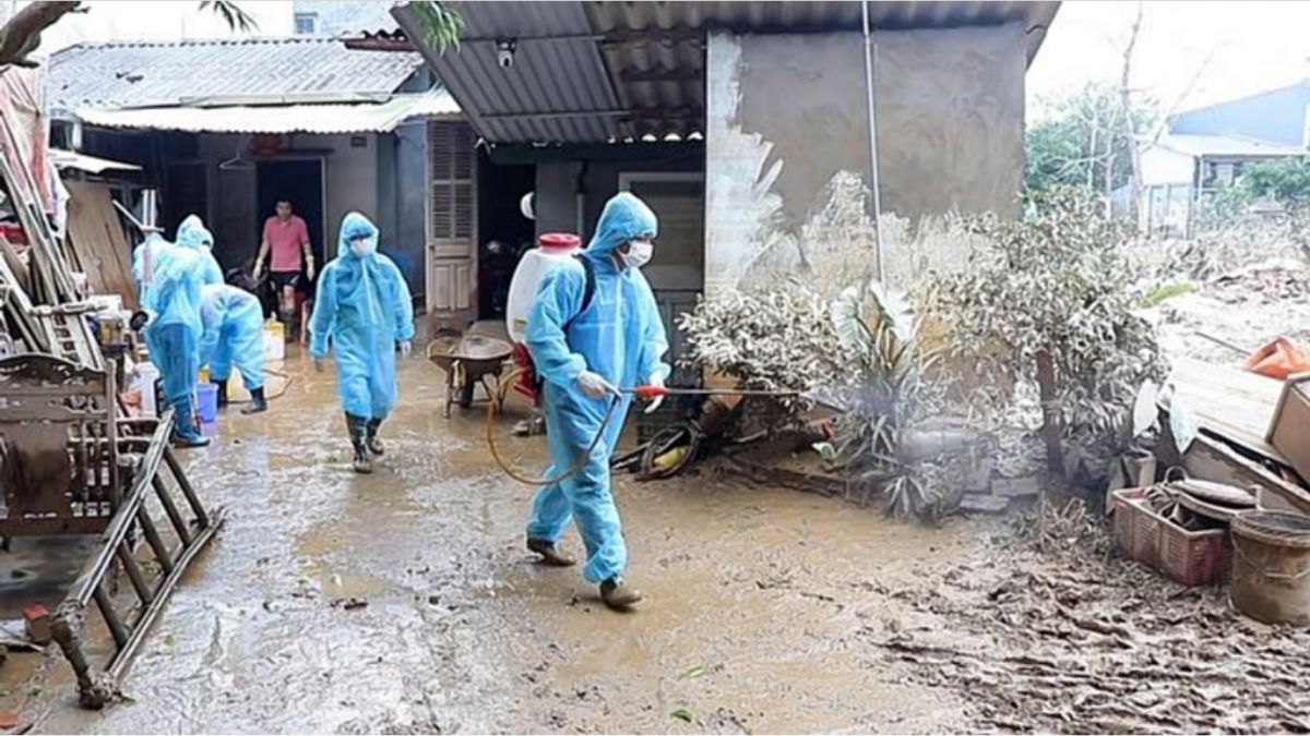 Triển khai quyết liệt công tác phòng chống dịch bệnh sau lũ