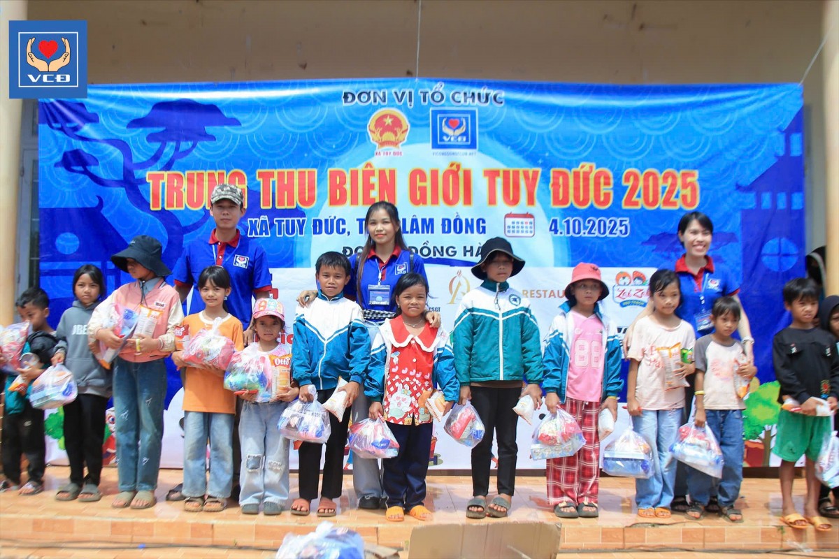 Hàng ngàn phần quà giúp các em nhỏ xã vùng biên Tuy Đức ấm áp mùa Trung thu