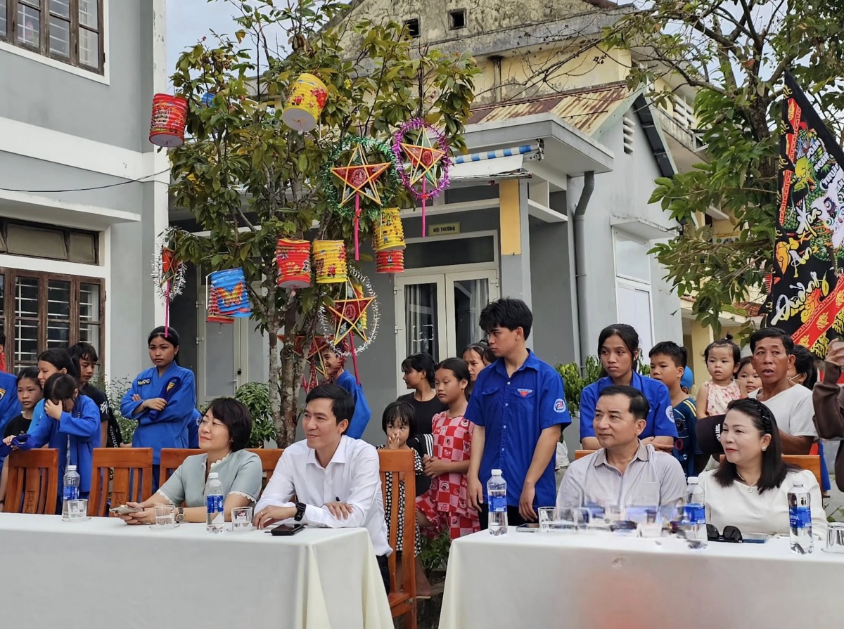 Mang Trung thu yêu thương đến với trẻ em phường Dương Nỗ -Tp. Huế