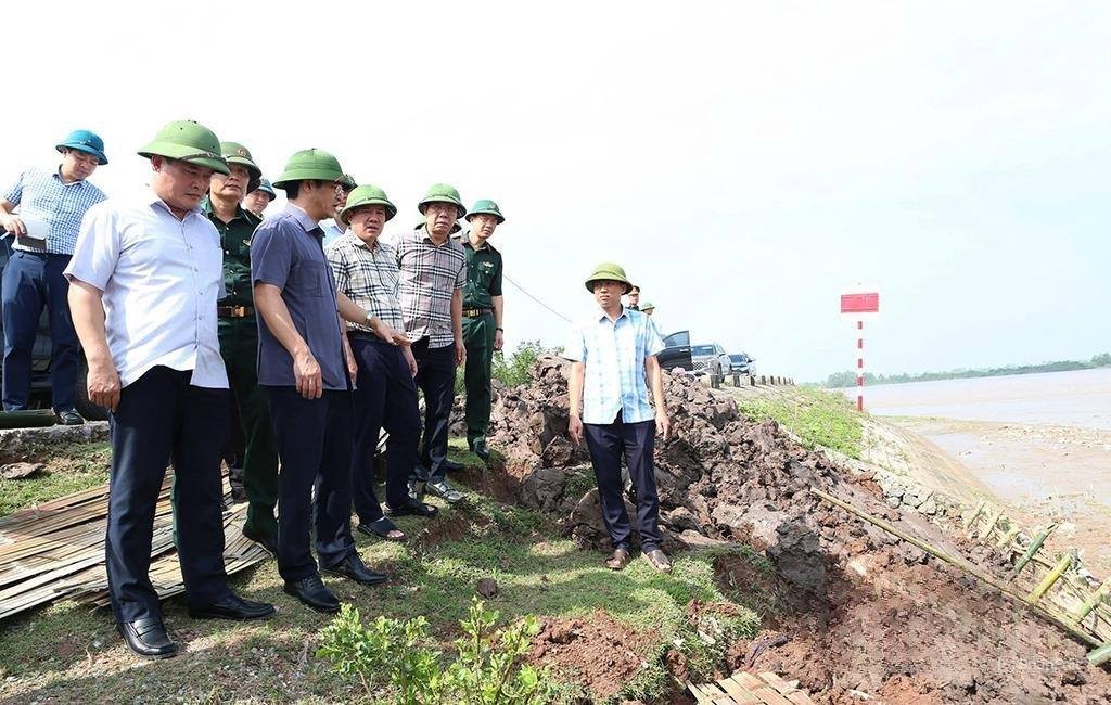 Ninh Bình: Phó Chủ tịch UBND tỉnh Trần Anh Dũng kiểm tra công tác phòng chống bão số 11