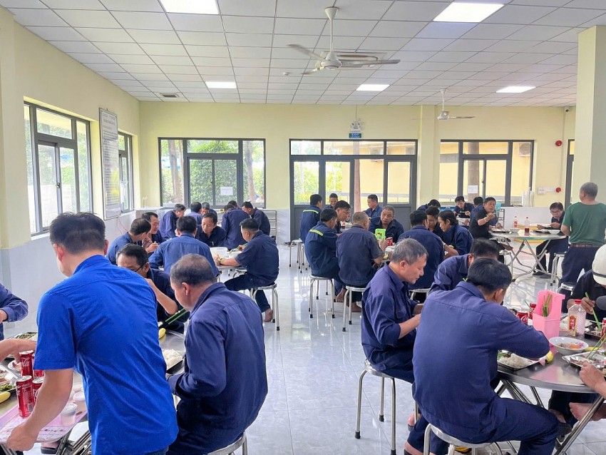 Phân bón Miền Nam & “Bữa cơm Công đoàn”: Hơi ấm ở “ngôi nhà thứ hai”