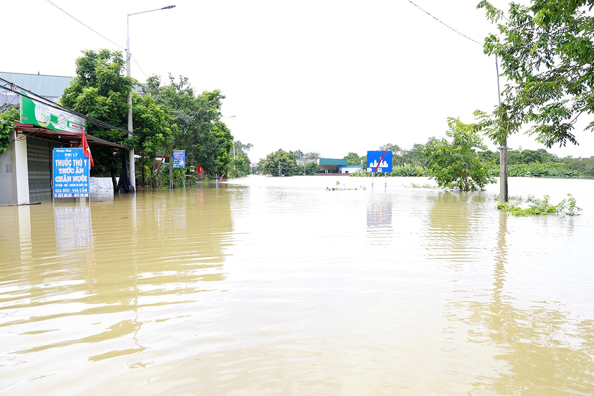Khẩn trương rà soát các điểm có nguy cơ sạt lở, bảo đảm an toàn tuyệt đối cho người dân