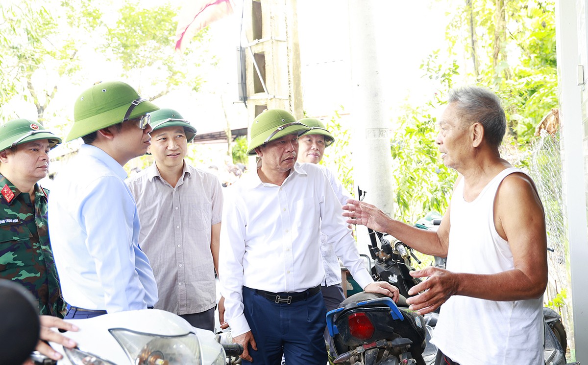 Khẩn trương rà soát các điểm có nguy cơ sạt lở, bảo đảm an toàn tuyệt đối cho người dân