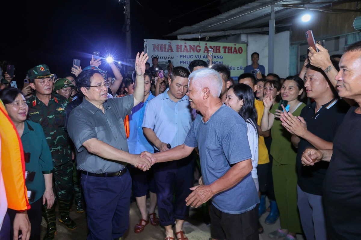 Thủ tướng Phạm Minh Chính kiểm tra công tác ứng phó mưa lũ tại Hà Nội