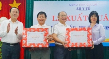Gia Lai: Chuyến xe nghĩa tình hướng về đồng bào lũ lụt miền bắc