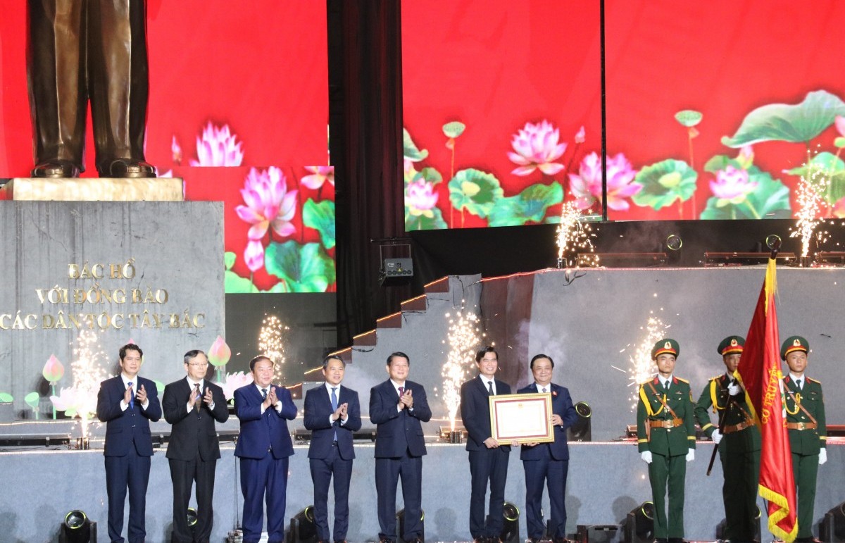 Tỉnh Sơn La vinh dự đón nhận Huân chương Lao động hạng Nhất