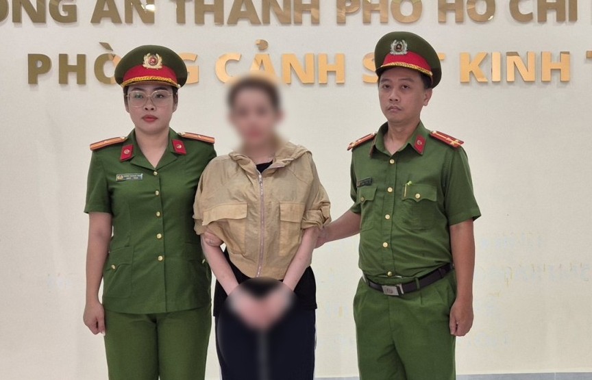 Khởi tố, bắt tạm giam DJ Ngân 98 về hành vi sản xuất, buôn bán thực phẩm giả