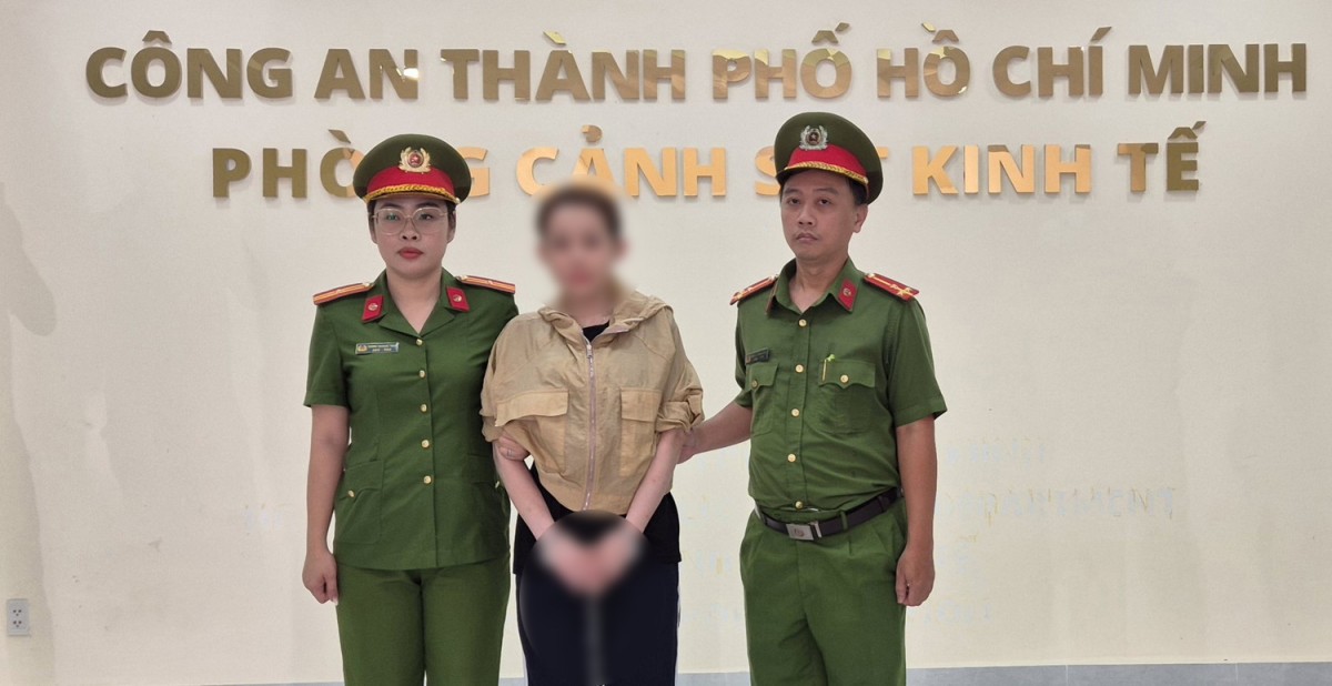 Bắt DJ Ngân 98 về hành vi sản xuất, buôn bán hàng giả là thực phẩm