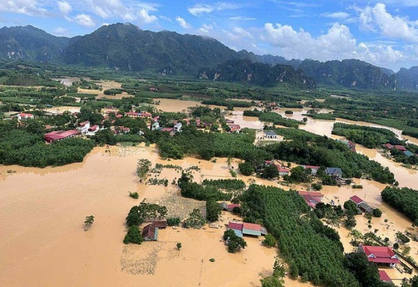 Nghĩa tình người dân Hà Tĩnh hướng về miền Bắc trong mưa lũ