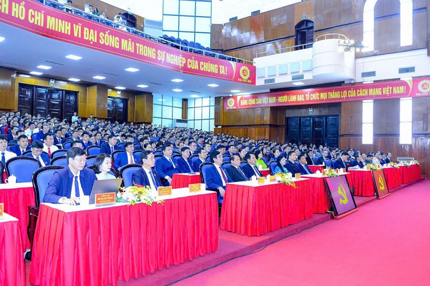 Các đại biểu về dự họp khai mạc phiên trù bị Đại hội đại biểu Đảng bộ tỉnh Thanh Hóa lần thứ XX, nhiệm kỳ 2025 - 2030. 