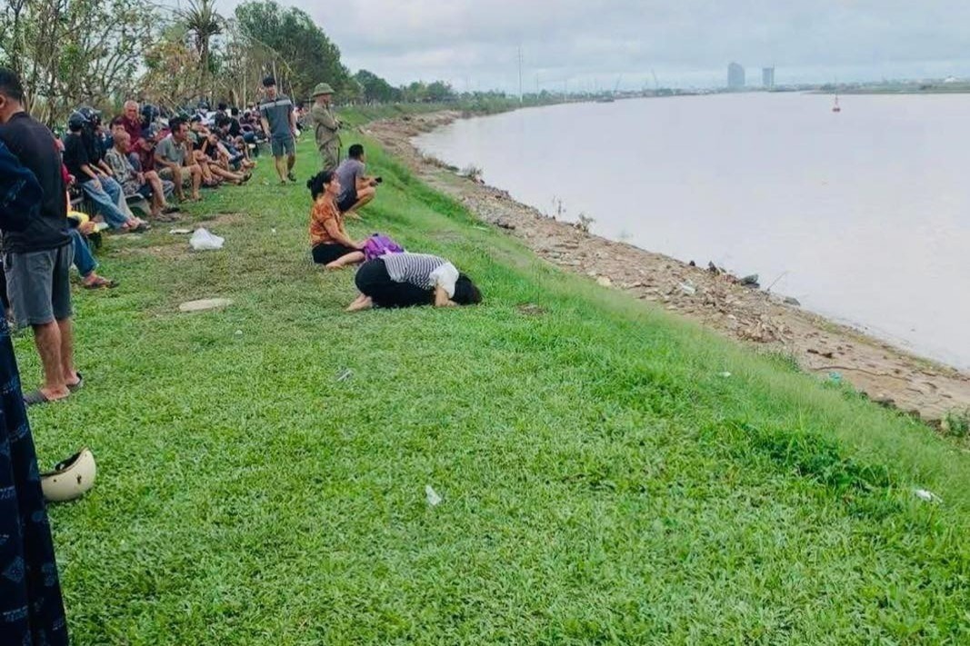 Tiếng khóc xé lòng bên dòng Lam