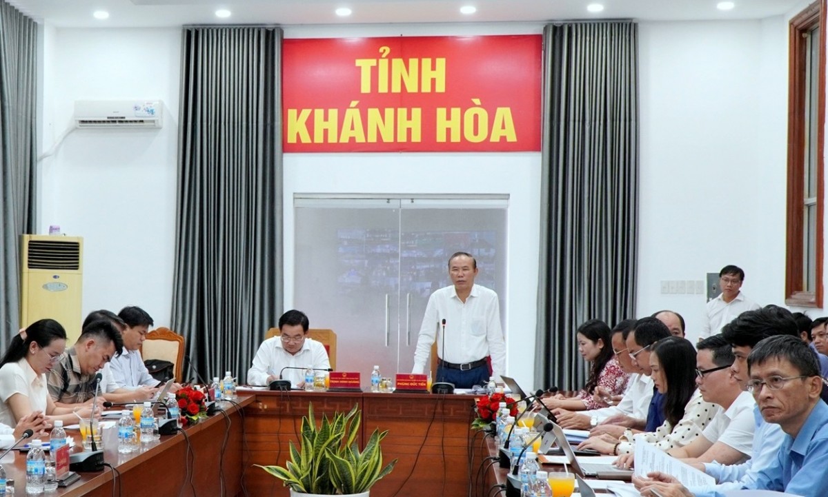 Thứ trưởng Phùng Đức Tiến làm việc với tỉnh Khánh Hòa về vận hành mô hình chính quyền địa phương 2 cấp