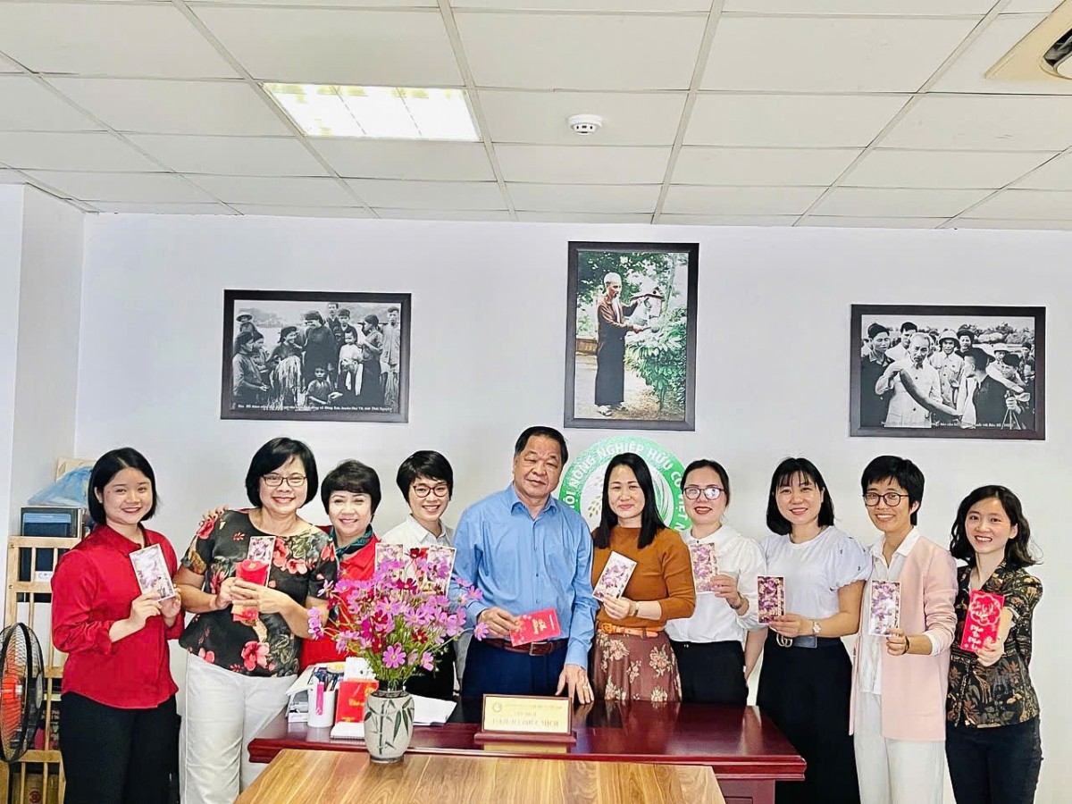 Chủ tịch VOAA gửi thư chúc mừng nhân Ngày Phụ nữ Việt Nam 20/10