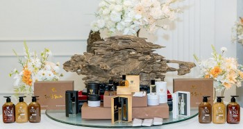 UNI tôn vinh vẻ đẹp quý phái từ Trầm Hương Việt